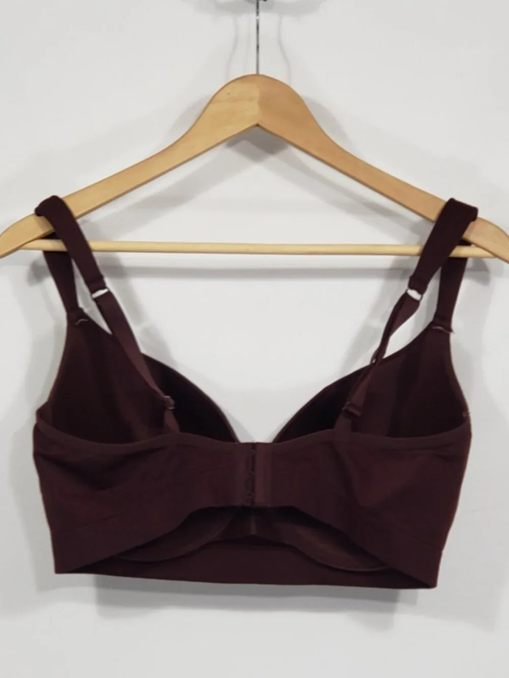 Danskin Intimates  Burgundy Bra  40D  Underwire